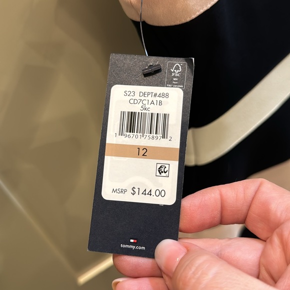 Tommy Hilfiger dress - size 12 - Picture 11 of 11